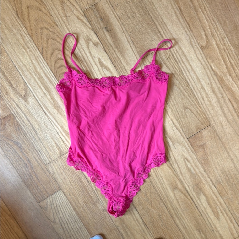 SKIMS Pink Lace Chemise with Spaghetti Straps - Picture 2 of 2